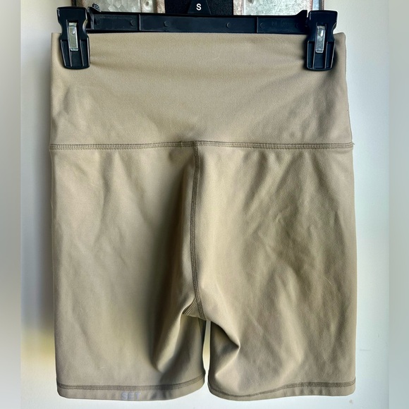 Set Active Luxform Olive Green Bike Shorts, Size Medium - Picture 2 of 3